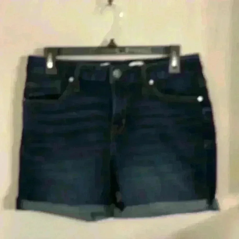 Seven7 Weekend Denim Rolled Cuff Bermuda Shorts size 8-PRISTINE